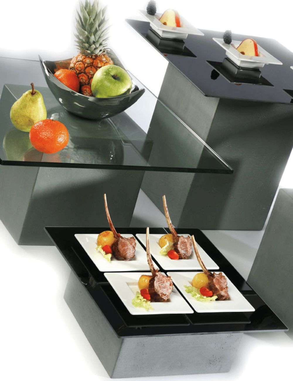 Plateaux verre trempé ZIEHER en situation sur Konkret : noir 4mm et transparent 10mm associés