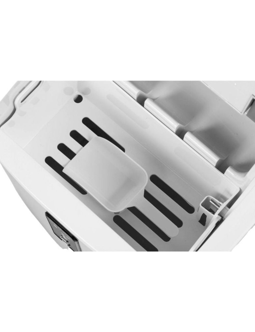 DYNASTEEL ice maker, close-up of the ice basket with scoop stored inside