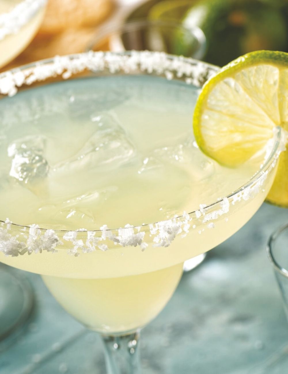Verre à Margarita bordé de sel et citron vert